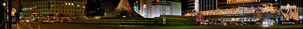 JR名古屋駅前ロータリーとタワーズライツのパノラマ夜景写真