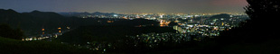 日本ラインうぬまの森「山頂展望台」からのパノラマ夜景写真