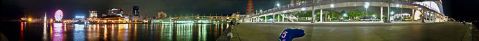 神戸港 中突堤のパノラマ夜景写真