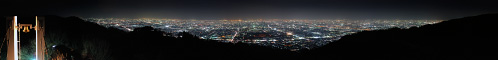 鐘の鳴る展望台（信貴生駒スカイライン）のパノラマ夜景写真